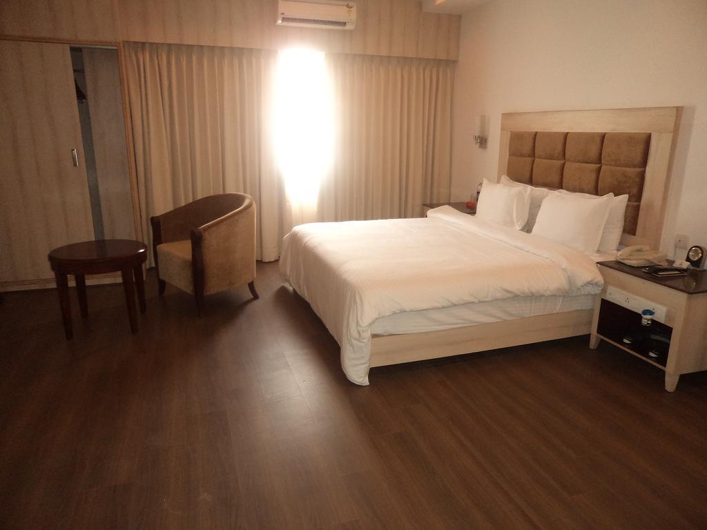 Rr Inn Palayankottai Exterior foto