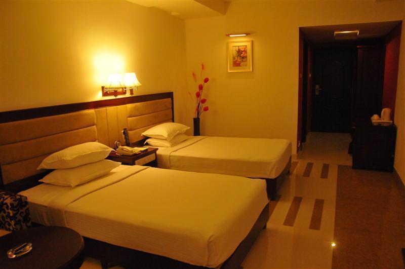 Rr Inn Palayankottai Exterior foto